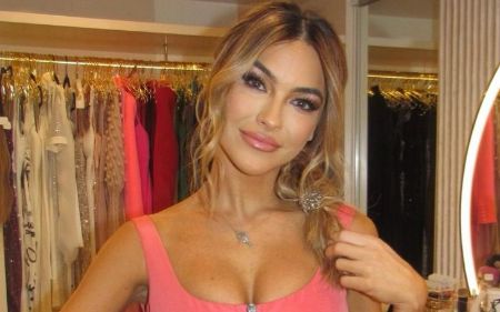  Chrishell Stause married the actor Justin Hartley for two years.